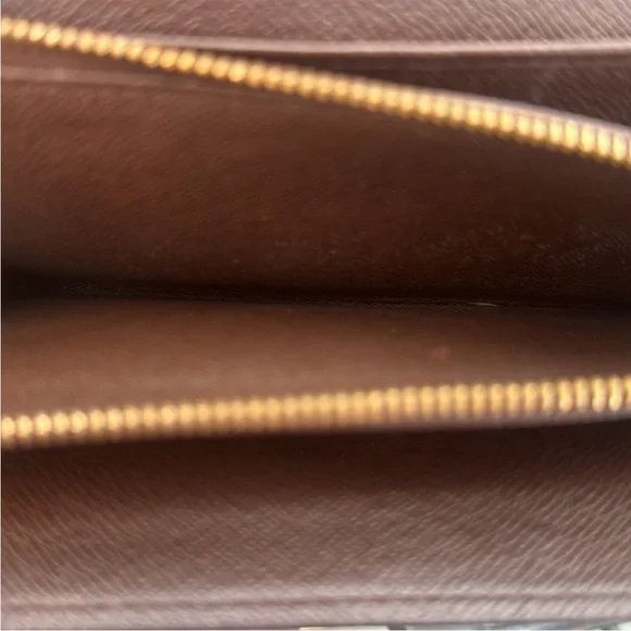 Louis Vuitton Checkered Wallet with Button Closure - Picture 8 of 12